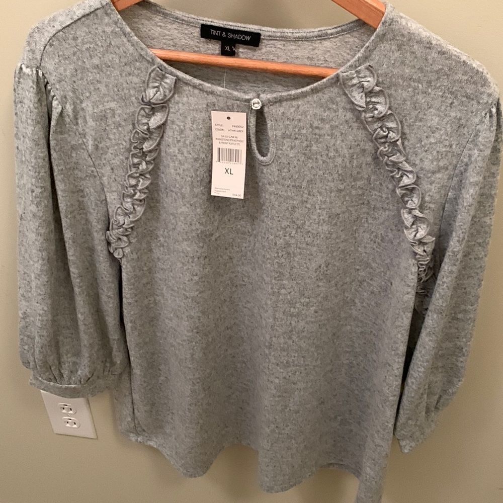 Tiint and shadow sweater